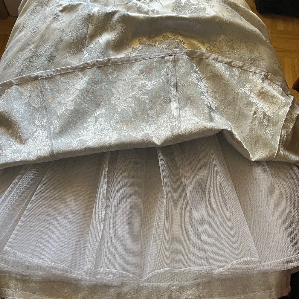 Scott McClintock silver metallic formal/ Prom/ bridesmaid/ wedding dress Vtg. 10 - Picture 10 of 11